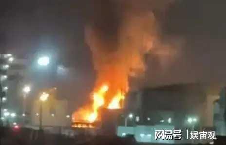 哦豁！俄罗斯多地遭无人群殴变电站和炼油厂接连不断被锤爆(图2)