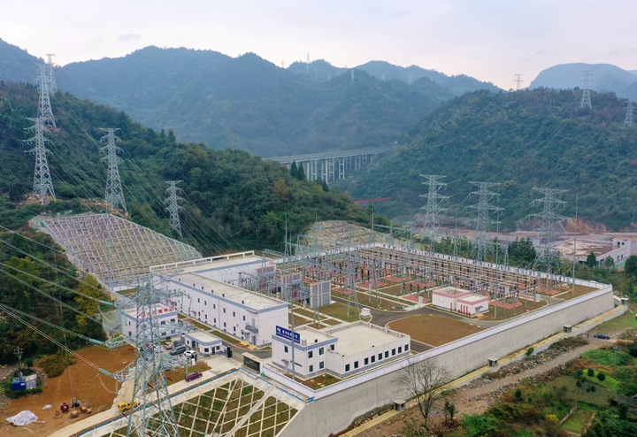 习水（绿洲）220千伏变电站顺利建成投运(图1)