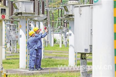 迎峰度夏战高温做好人民“电小二”——韶关供电局全力以赴保障电力安全稳定供应(图1)