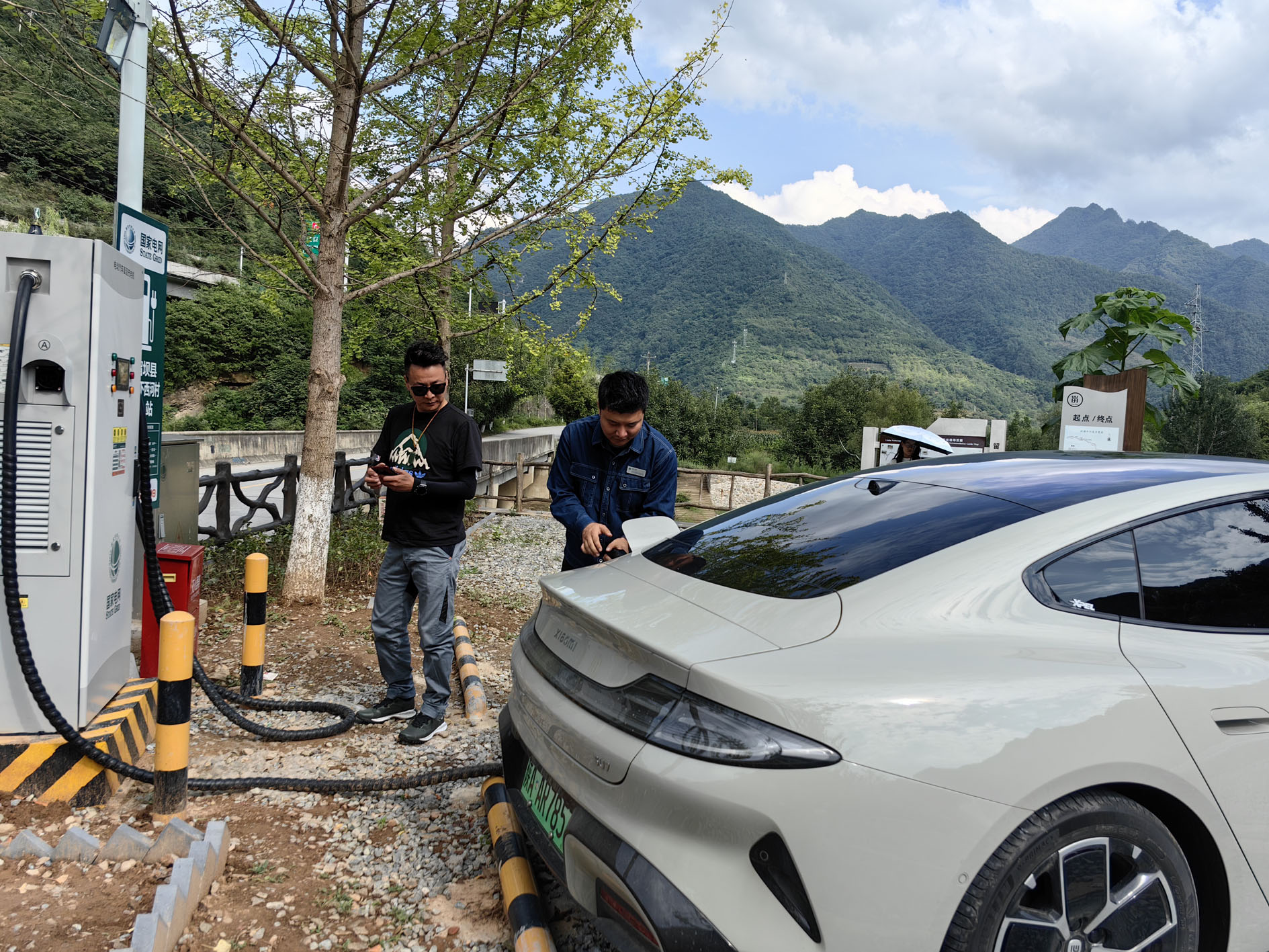 充换电设施“密铺”为新能源车“提速”(图1)