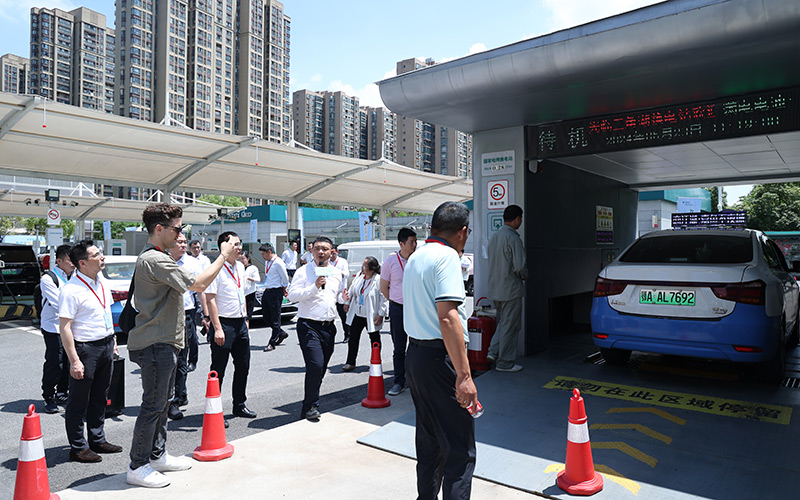 走进国家电网感受绿色创新赋能武汉高质量发展(图2)