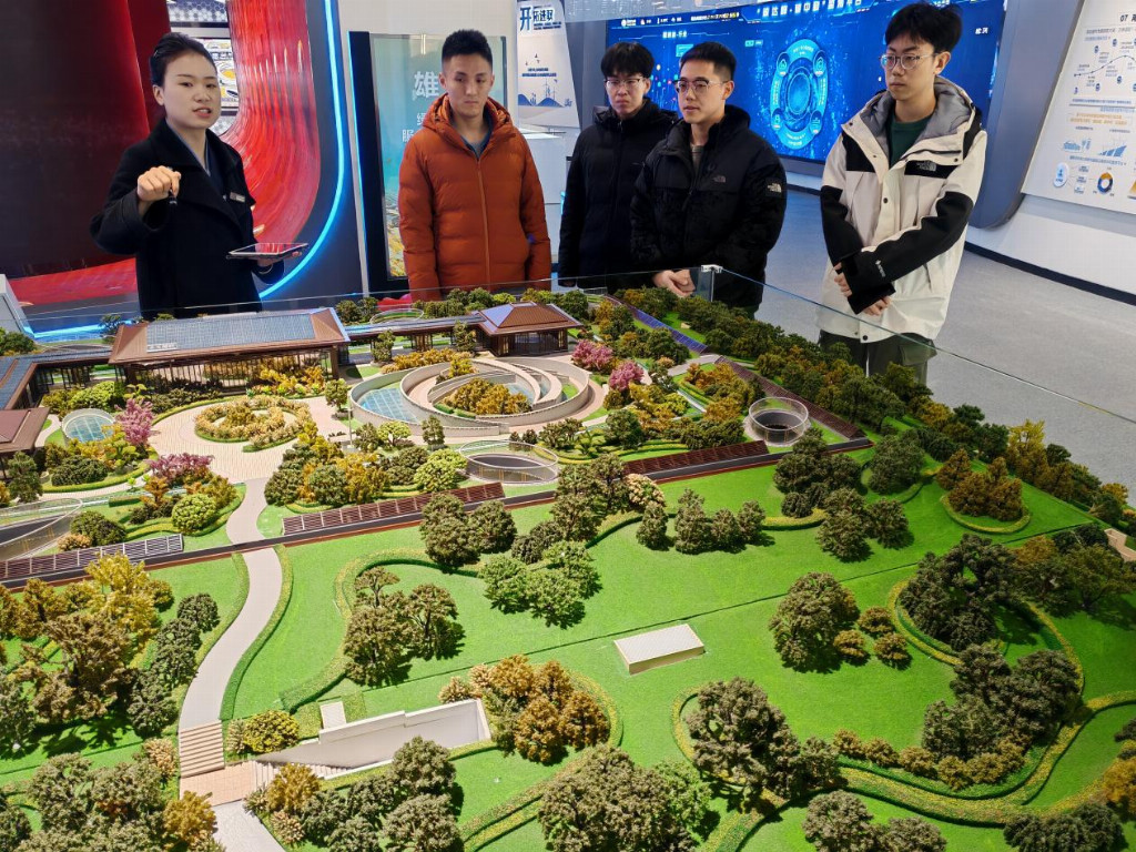 华北电力大学电力工程系“筑梦雄安E路同行”实践团前往剧村融合站与容东供电服务中心实践调研(图2)