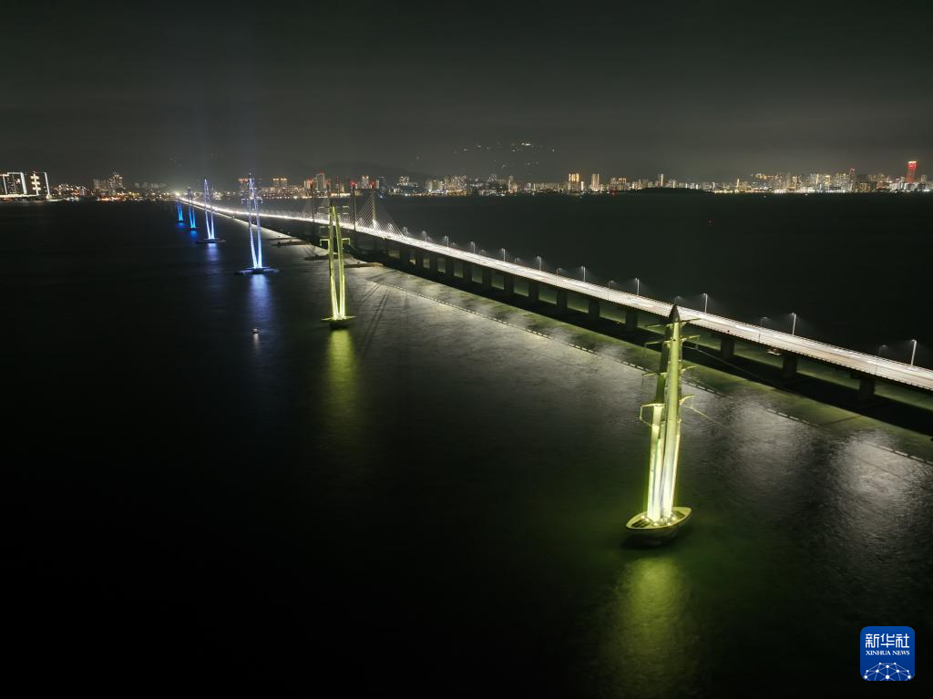 海上升起新地标——中企承建马来西亚槟城跨海输电项目助力当地发展(图1)