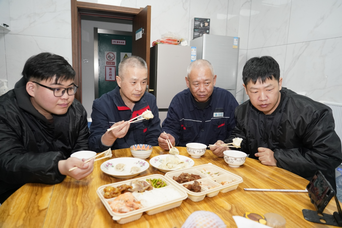 一名变电员36载的坚守与担当(图1)