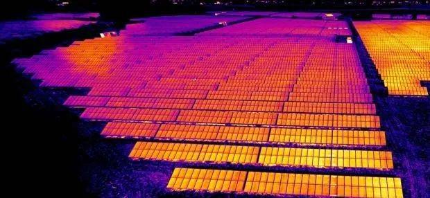 95%缺陷识别率！自动飞行系统助力光伏电站高效运维(图1)