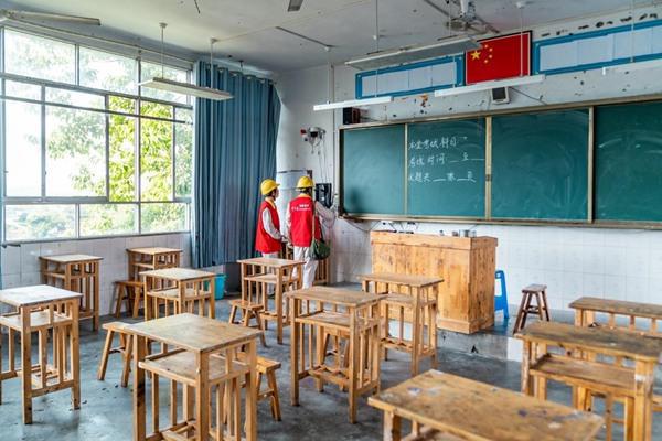 变电站“体检”＋校园特巡保障中考安全用电(图4)