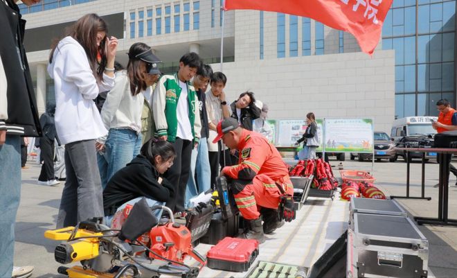 感知山东临沂市开展“512”全国防灾减灾日集中宣传活动(图2)