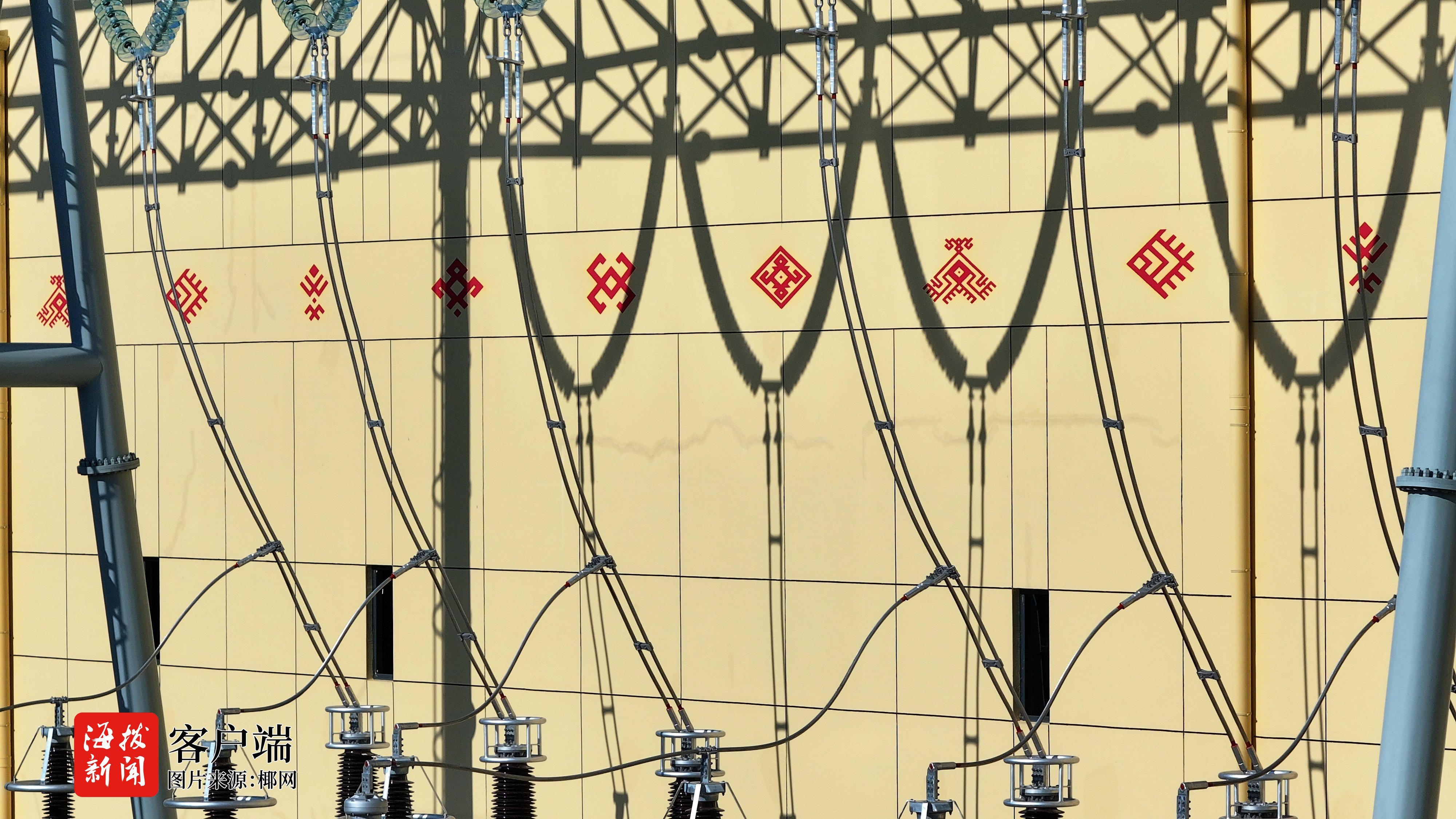 海南500千伏主网架工程首个变电站投运(图1)