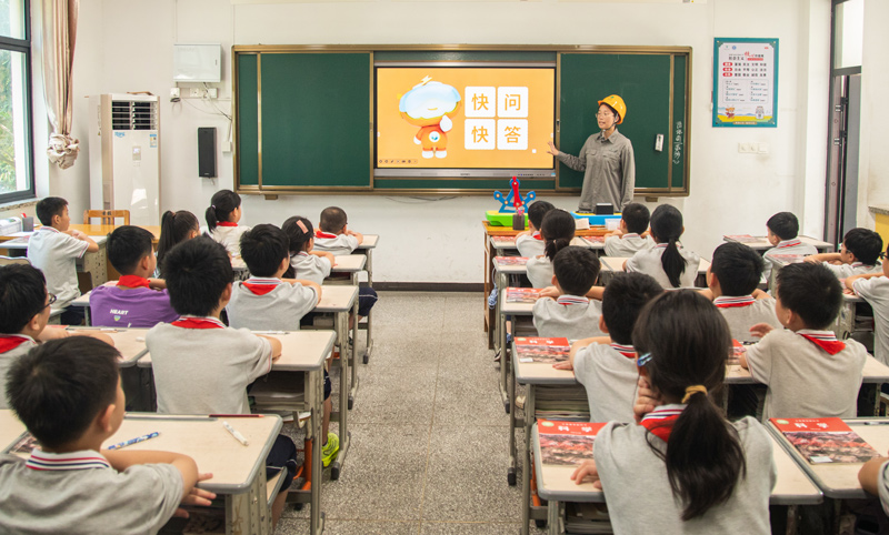 国网衢州供电公司：电力进校园协力护安全(图1)