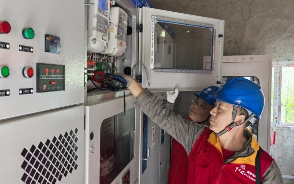 城口：以村网建设为笔绘就乡村振兴电力新图景(图2)