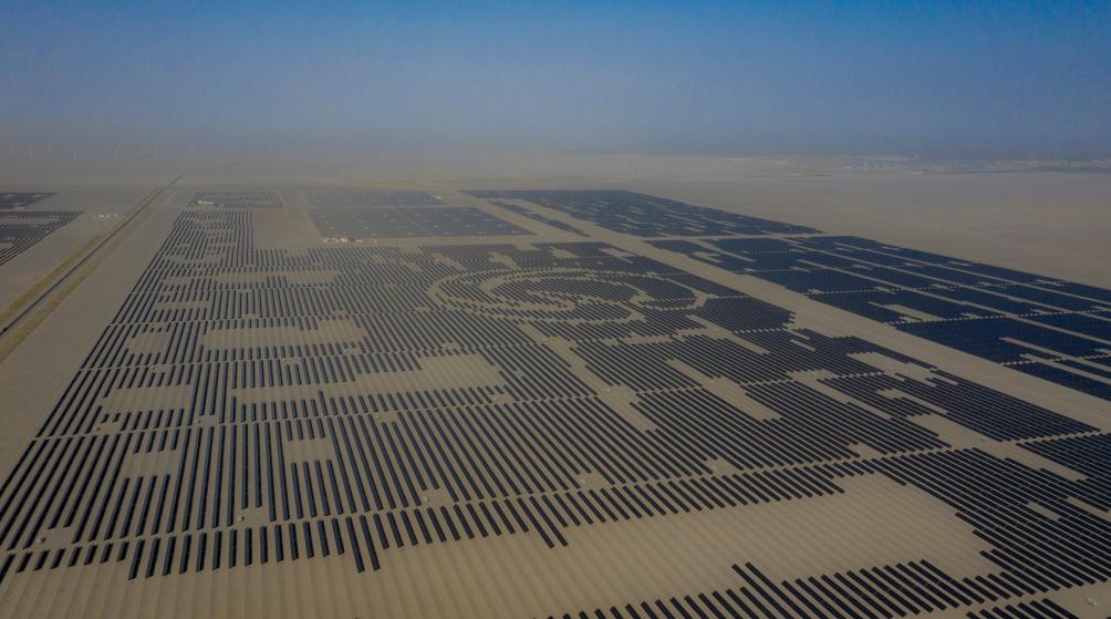 决胜“十四五”打好收官战丨驭风集光控水架网——新疆全力打造能源资源战略保障基地见闻(图1)
