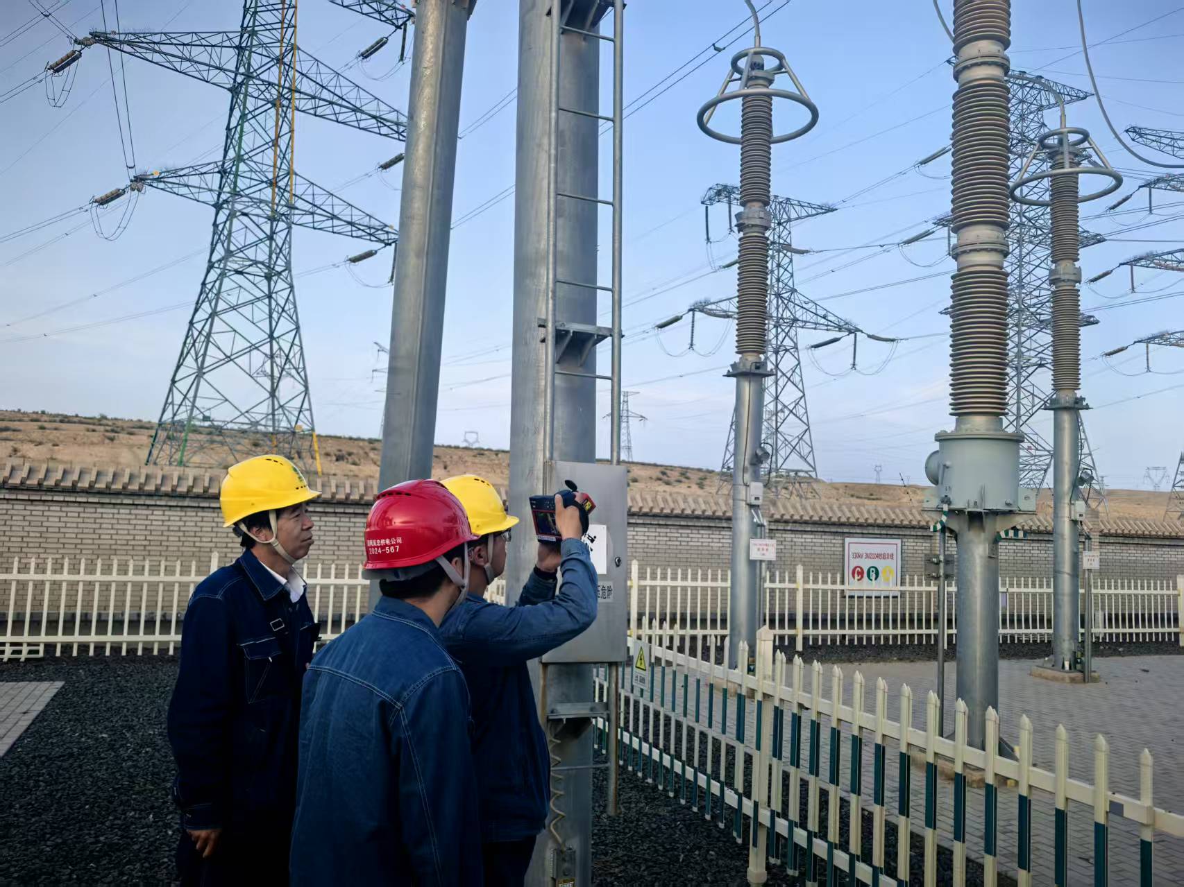 宁夏吴忠供电公司圆满完成“双节”保电任务(图1)