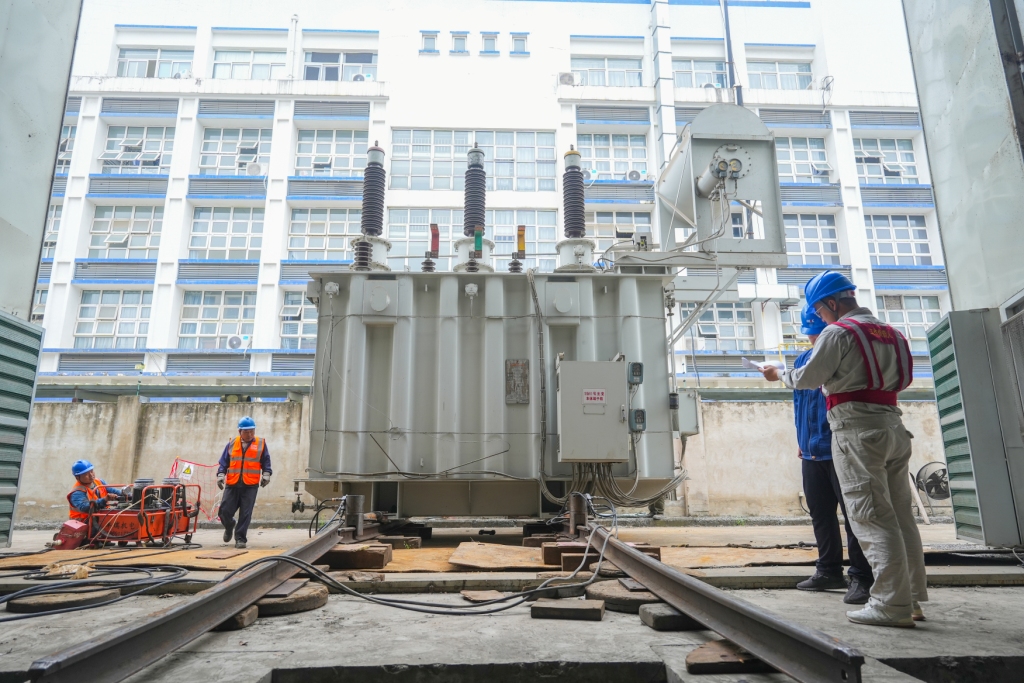 服役25年“电力心脏”全面换新合肥对98座变电站启动检修(图2)