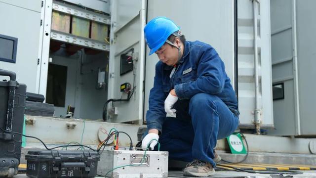 国网宝鸡供电公司：开关柜改造为老站赋新能(图3)