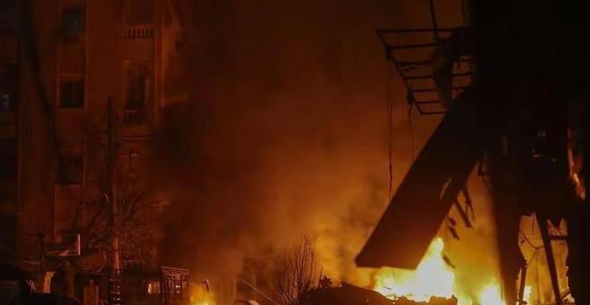 乌克兰能源设施被炸全国停电泽连斯基急见特朗普(图4)