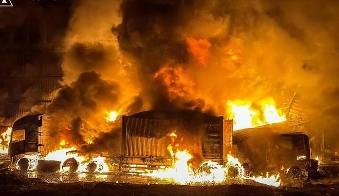 乌克兰能源设施被炸全国停电泽连斯基急见特朗普(图2)