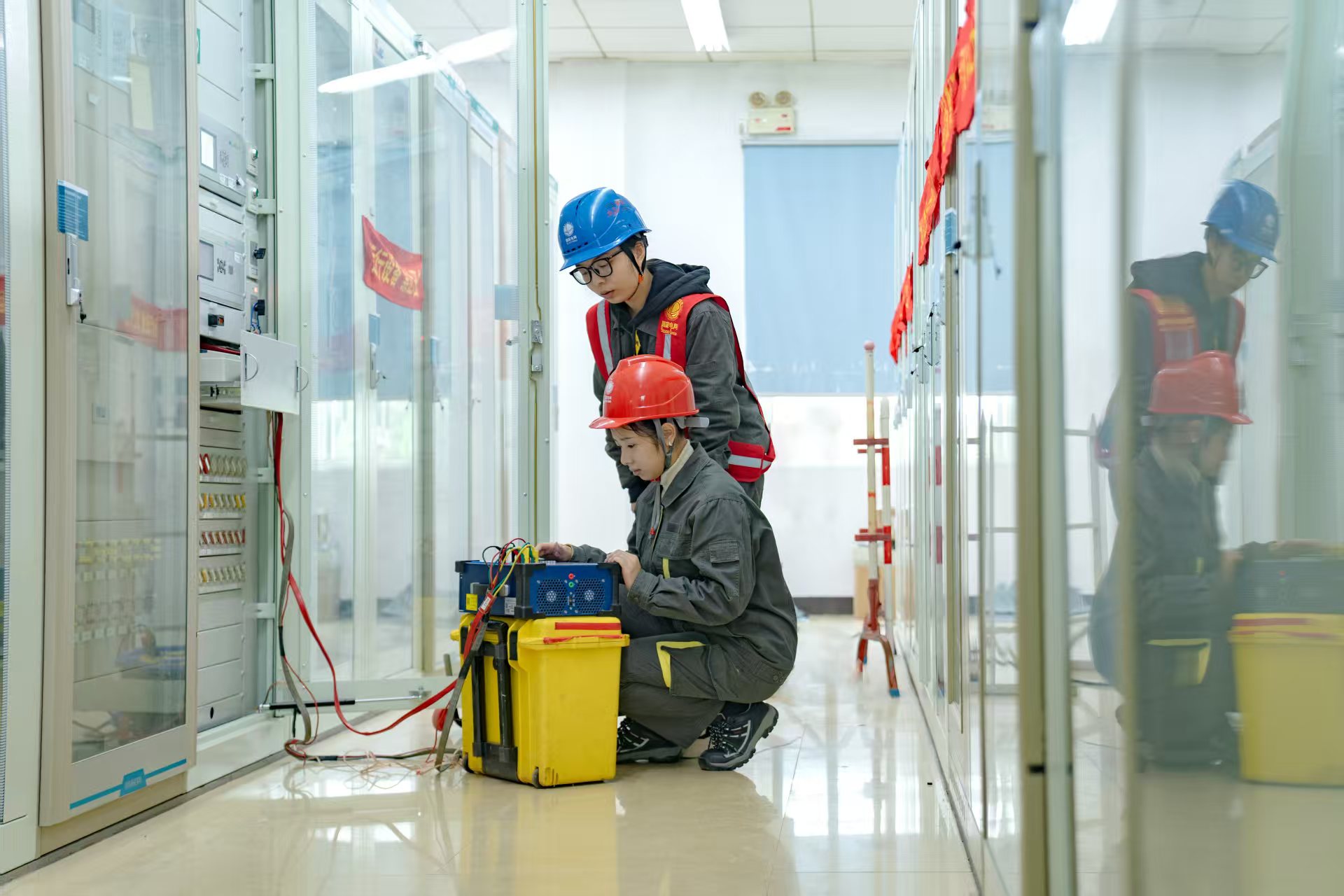 国网衡阳供电公司：主设备检修除隐患温暖度冬添保障(图1)