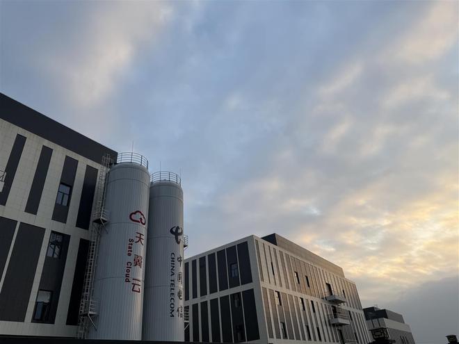 中国电信中部智算中心（网安基地）110kV变电站成功送电(图3)