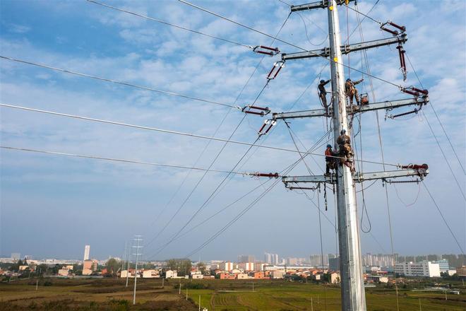 秋季进行时！随州供电全面检修电网备战迎峰度冬(图2)