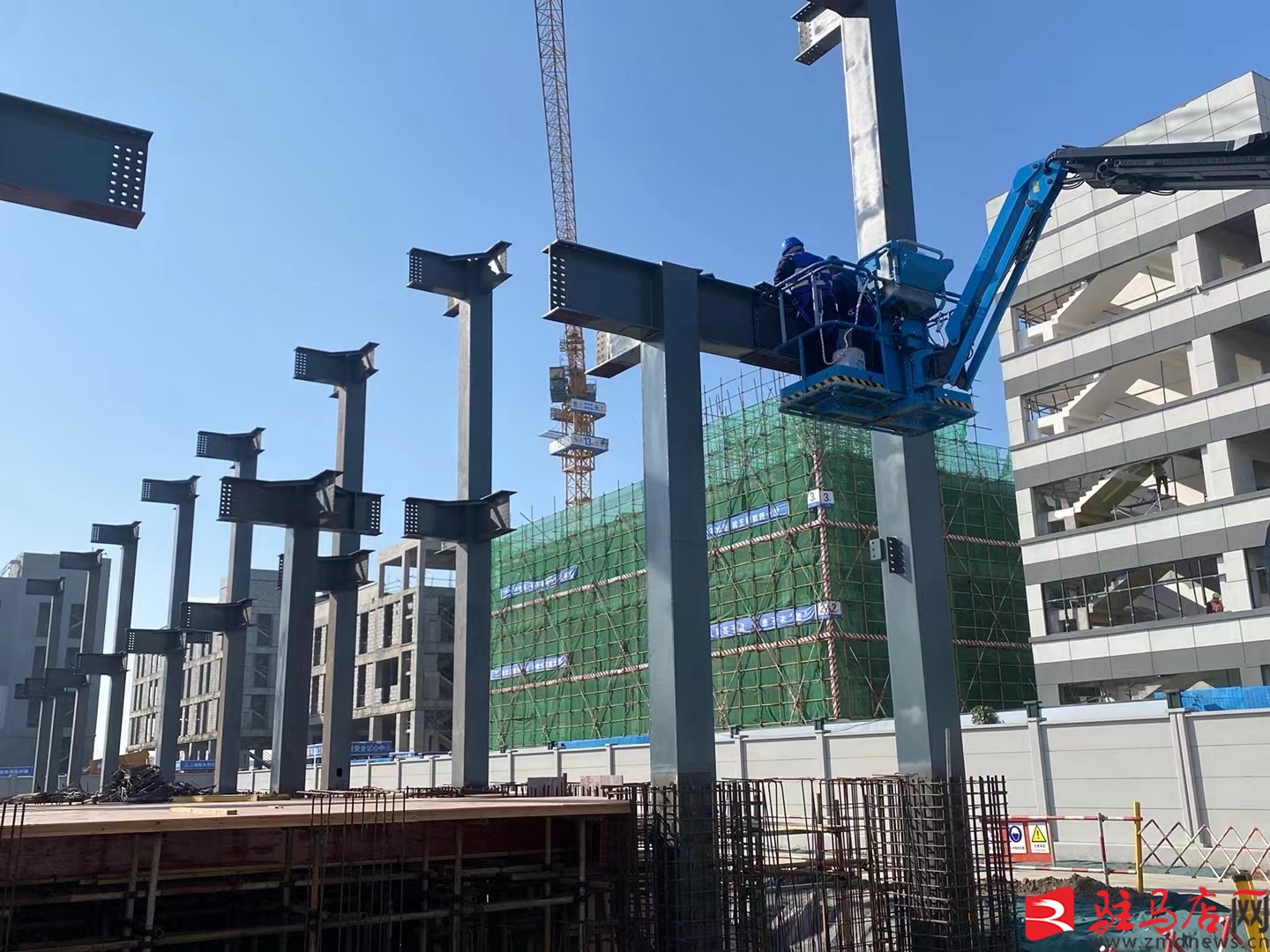 国网驻马店供电公司：加快重点项目建设护航产业经济发展(图2)