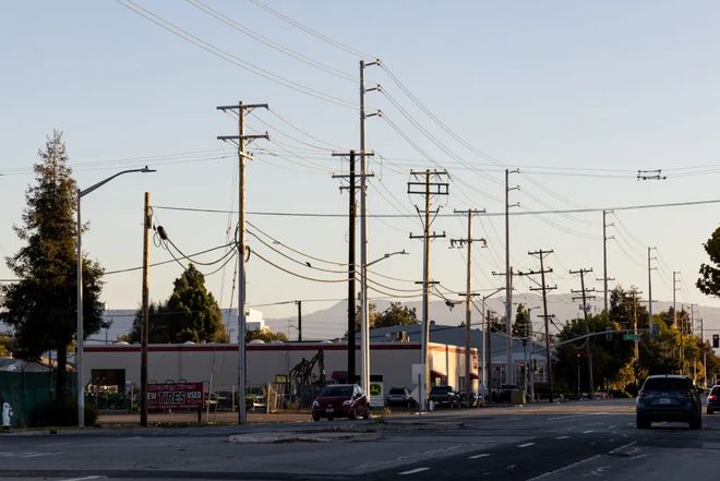 硅谷GPU蒙尘马斯克一言成谶：美国AI被电卡脖子(图4)